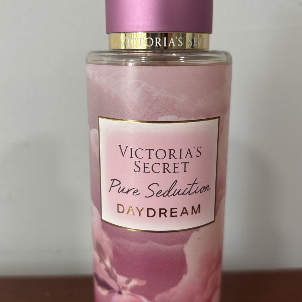 Victoria's Secret Pure Seduction Daydream Mist 8.4 fl oz - Picture 2 of 8